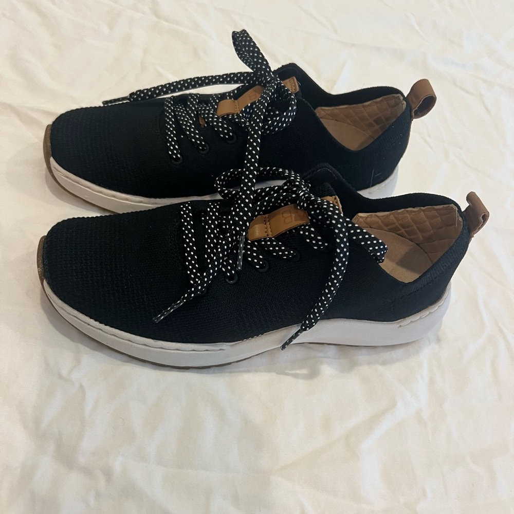 Dr. Scholl’s Black Sneakers